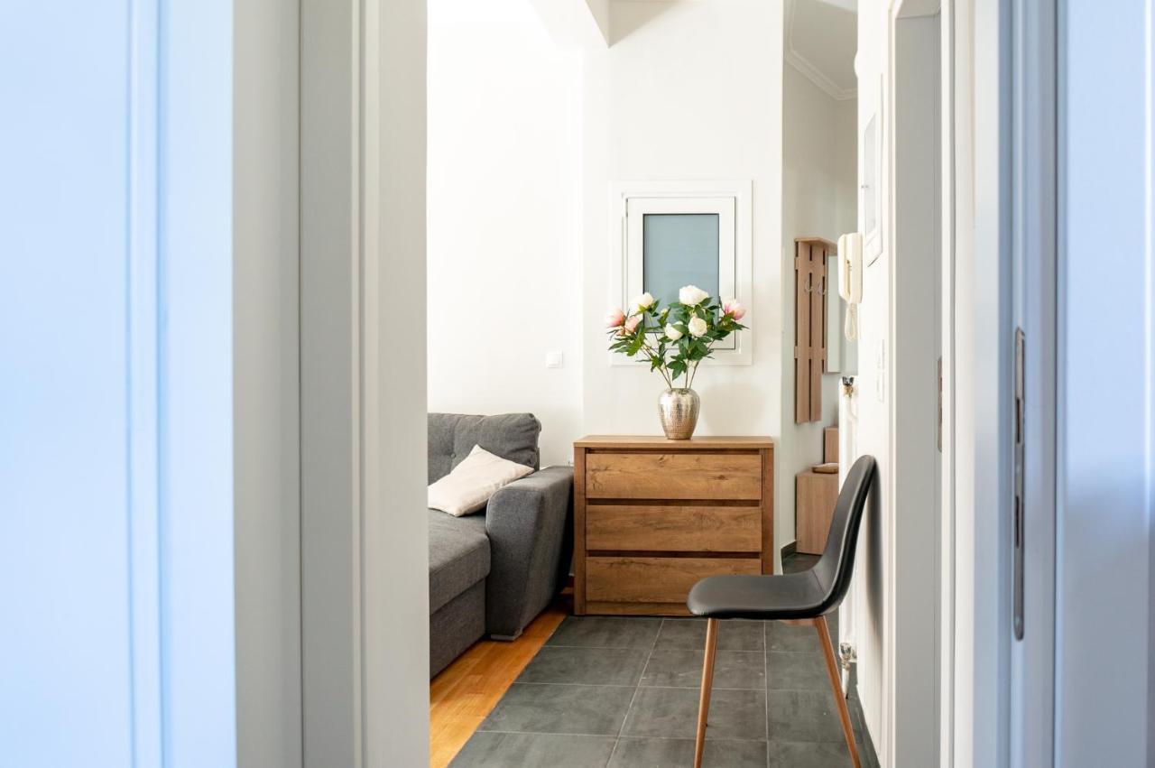 Apartment Plaka *
